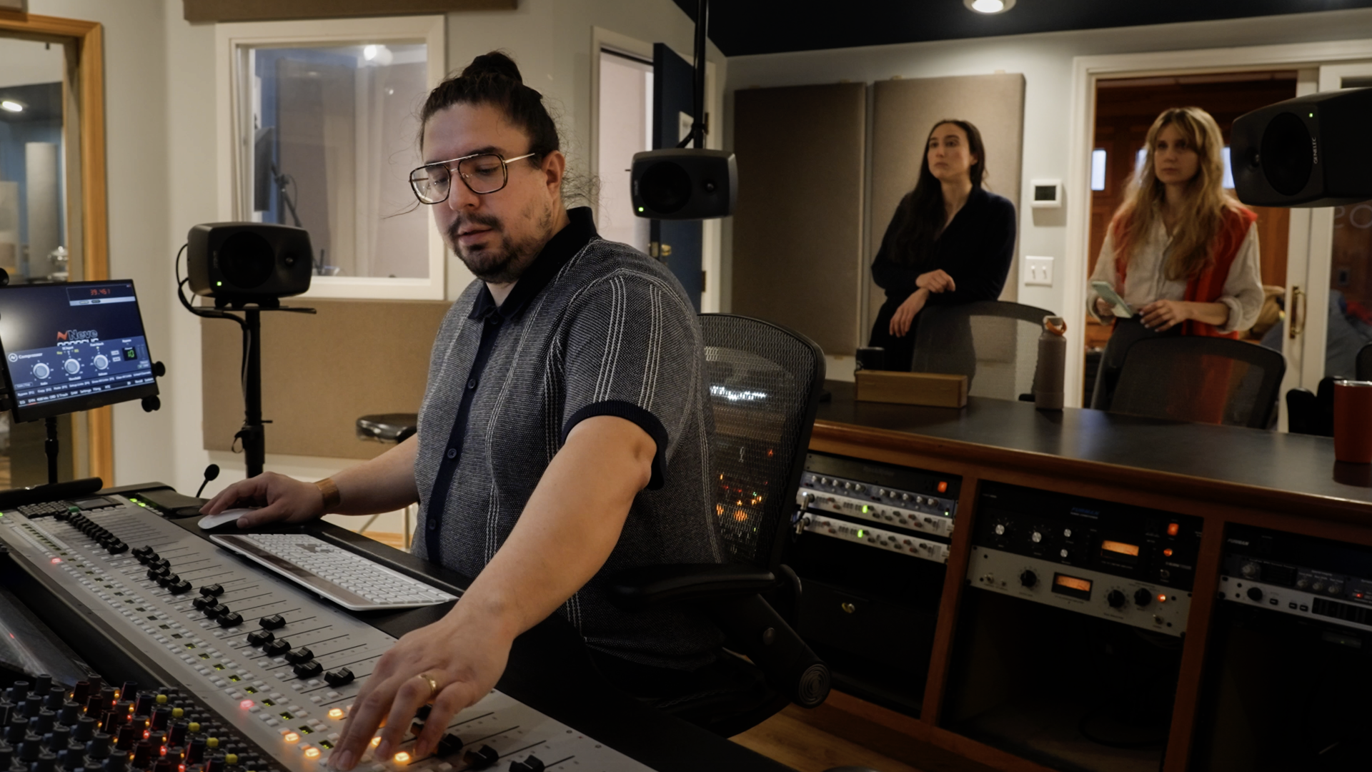 - Frostline - Frostline Studios - First Time in a Recording Studio? Here's What You Need to Know